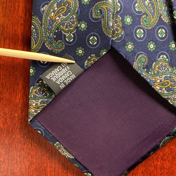 Madison Avenue 100% Silk Tie - Picture 5 of 5